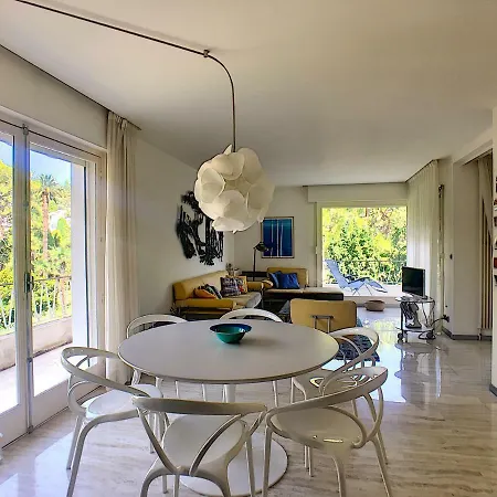 Seafront Apartment On Cap Ferrat Apartmán *