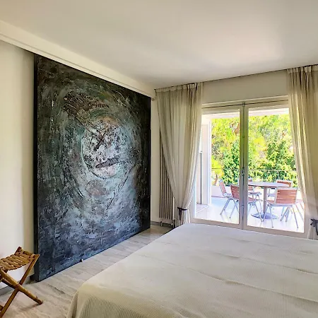 Seafront Apartment On Cap Ferrat Apartmán *