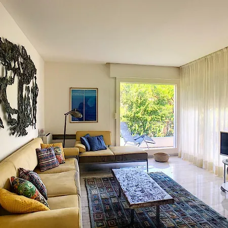 Seafront Apartment On Cap Ferrat