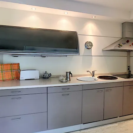 Seafront Apartment On Cap Ferrat Villefranche-sur-Mer